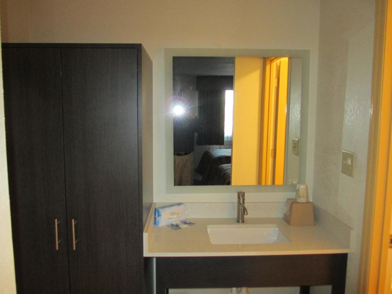 Sunset Inn Northlake Charlotte Dış mekan fotoğraf